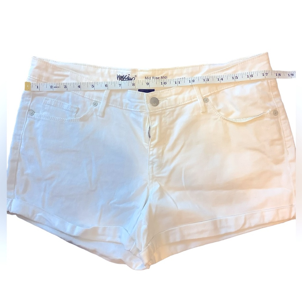 Mossimo Mid Rise Midi White Denim Shorts Women's, Size 10, Super Stretch, Cuff.